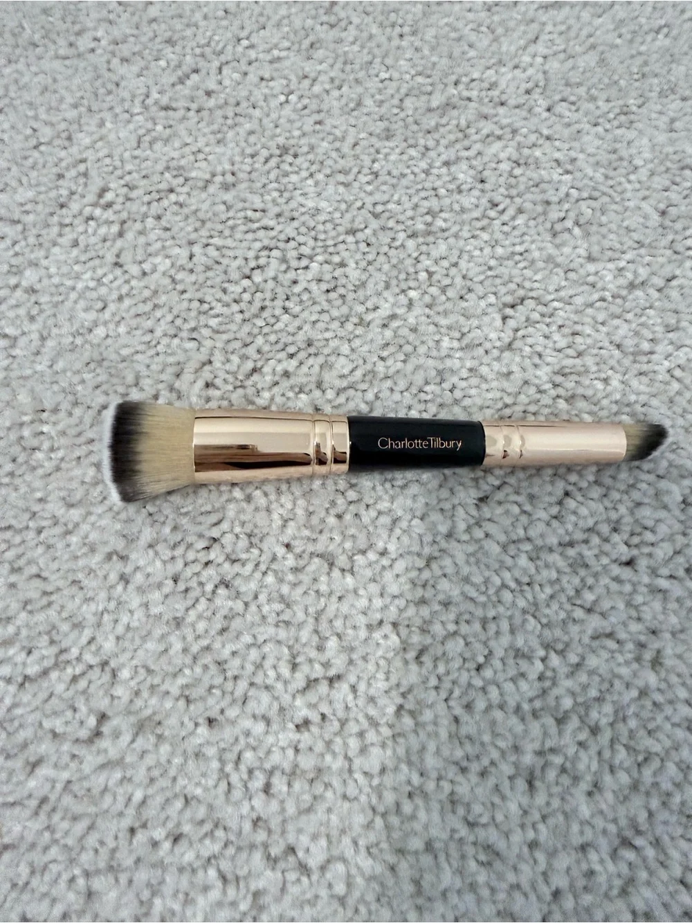 Charlotte Tilbury hollywood complexion brush